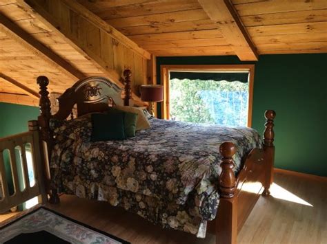 PERCHERON PARADISE ROMANTIC HIDEAWAY (Norwalk) - Villa Reviews & Photos ...