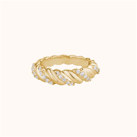 Chic Pave Twisted Ring in 18K Gold Vermeil | Kymee