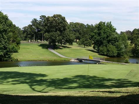 Oak Hollow Golf Course - GOLF Course Finder