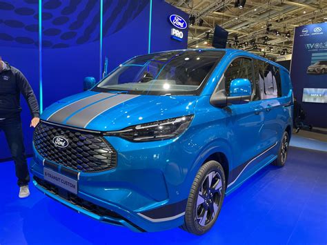 New Transit Custom Features 的图像结果