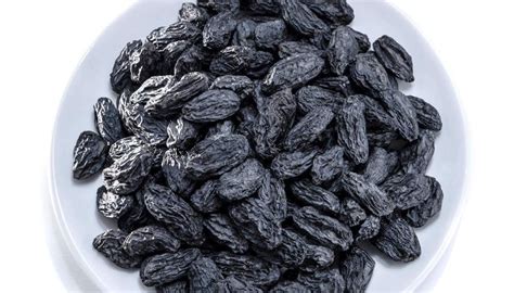 Black Seedless Raisins: A Sweet and Convenient Energy Boost for Your A ...