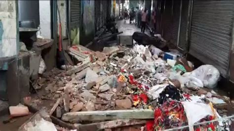 Kolkata Building Collapsed : কলকাতায় পুরনো বাড়ির ব্য়ালকনি ভেঙে ...