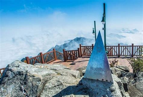 2D1N Cat Cat Village Tour and Trekking with Fansipan Legend Cable Car ...