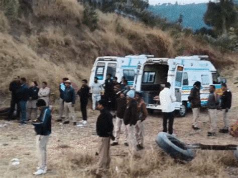 Pilgrimage bus from MP falls into 35-ft gorge in Gujarat