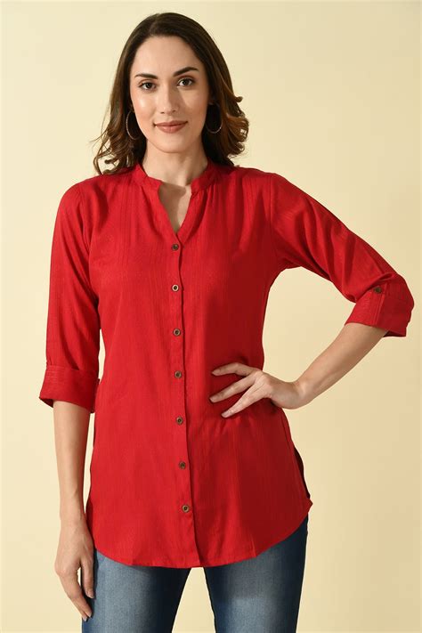 Magenta self design top – SABHYATA CLOTHING