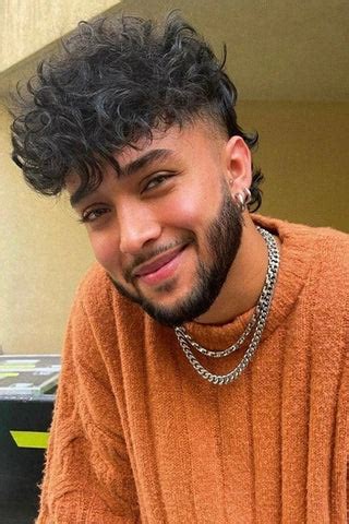 Best 30 Hairstyles for Men with Round Faces in 2025: Trends & Styling ...