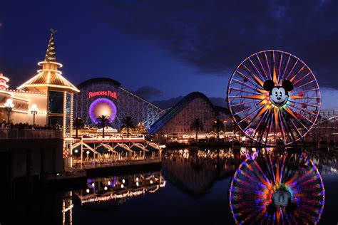 California Night Lights: 4K Ultra HD Amusement Park Wonderland