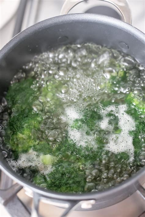 How To Boil Broccoli: A 5 Minute Step-By-Step Guide - Champagne and Coffee Stains