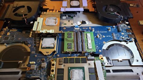 Alienware Area 51M R1 vs R2 的图像结果