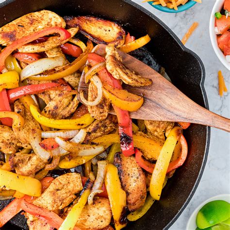 Easy Chicken Fajitas {Ready in 30 Minutes!} | Stovetop Skillet Recipe