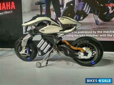 Yamaha MOTOROiD price, specs, mileage, colours, photos and reviews ...