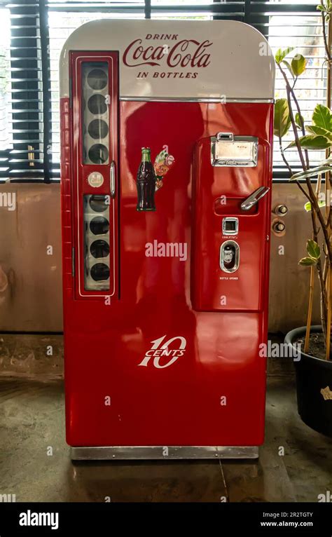 Rezultat imagine pentru Coke Machine Collection