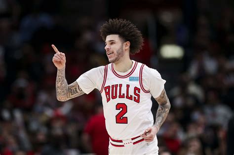 Lonzo Ball Injury: Bulls Star Sidelined with Wrist Issue