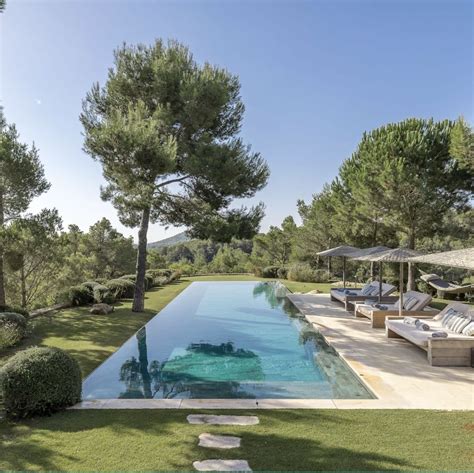 Pin by B on Swimming etc | Pool landscaping, Pool landscape design ...