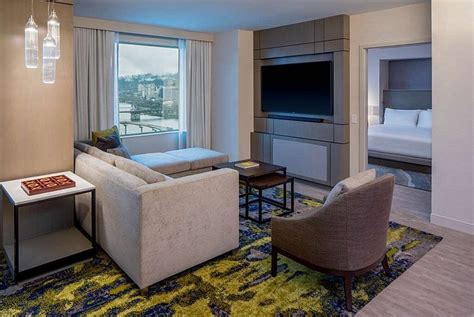 HYATT REGENCY PORTLAND AT THE OREGON CONVENTION CENTER - Hotel Reviews ...