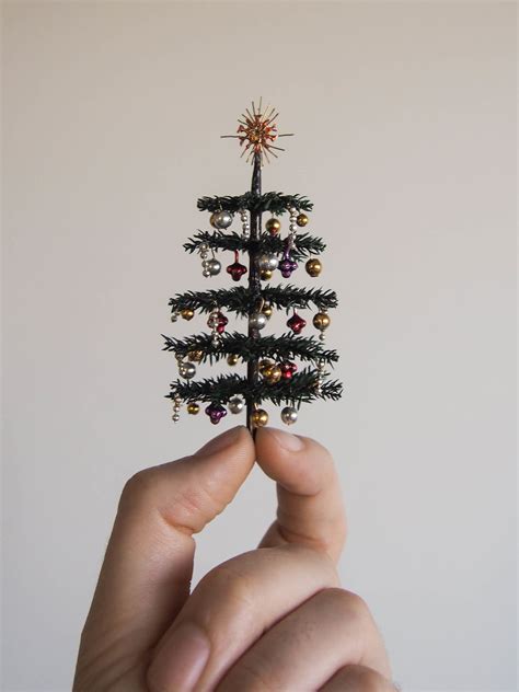 The World's Smallest Xmas Tree: A Tiny Holiday Marvel