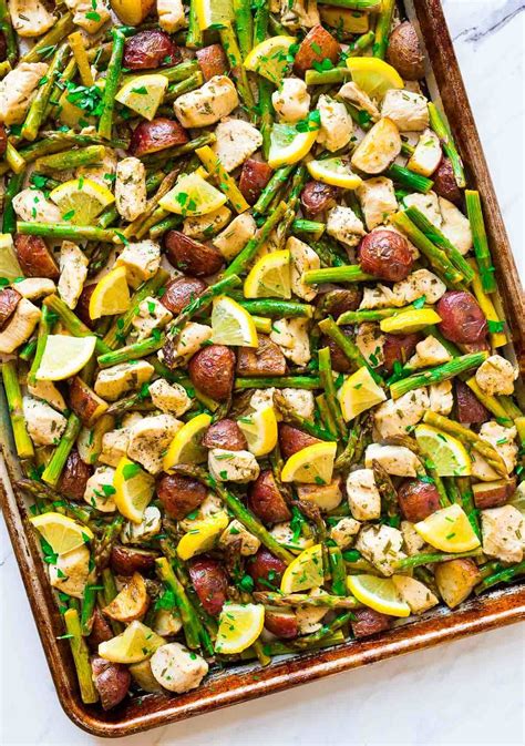 Baked Lemon Chicken {One Pan Recipe!} - WellPlated.com