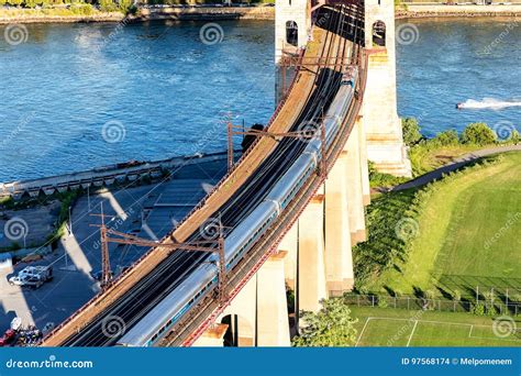 Aerial View of the Hell Gate Bridge Over the East River in NY Editorial ...
