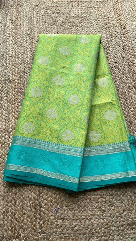 Parrot green dual shaded silk saree with blouse – Threadslabel