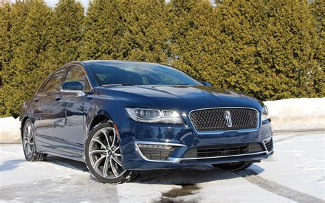 2018 Lincoln MKZ: Quietly Slipping By - The Car Guide
