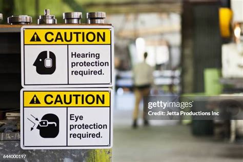 Factory Sign 的图像结果