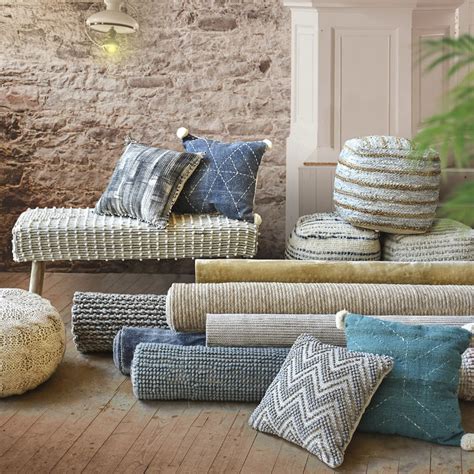 Buy Rugs, Poufs, & Stools Online At The Rug Republic | LBB