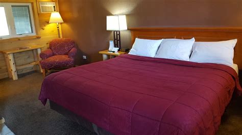 TRAILSIDE LODGE (Calumet) - Hotel Reviews & Photos - Tripadvisor