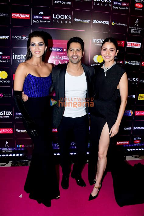 Latest and Popular Celebrity Photos of Bollywood Hungama Style Icon ...