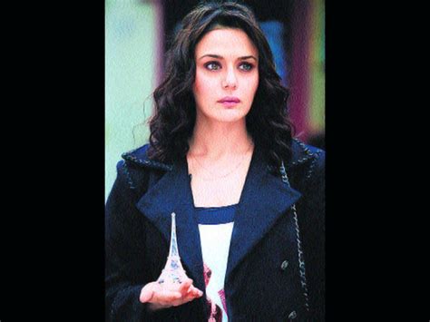 Heroine sequence on Preity Zinta's burkha act | Bollywood