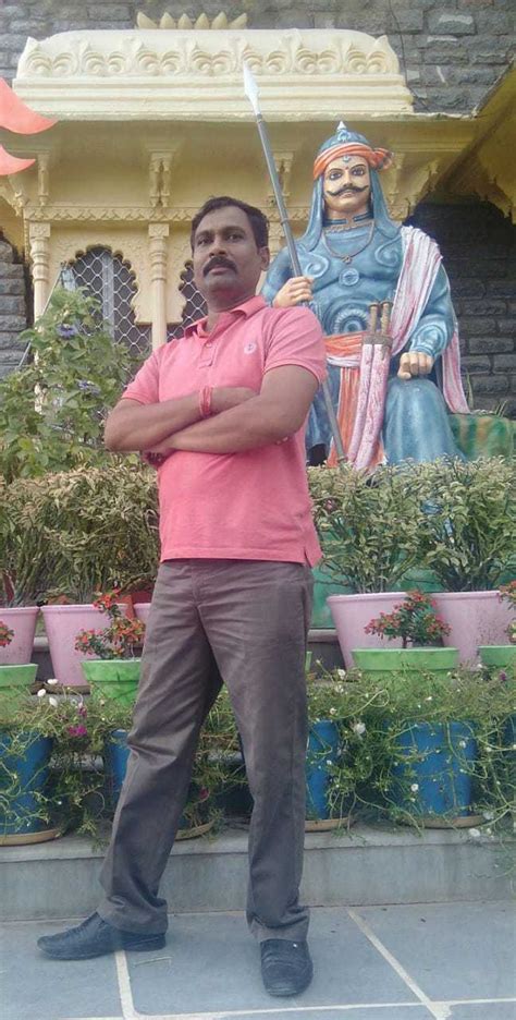 Index of /assets/uploads/employee-photo