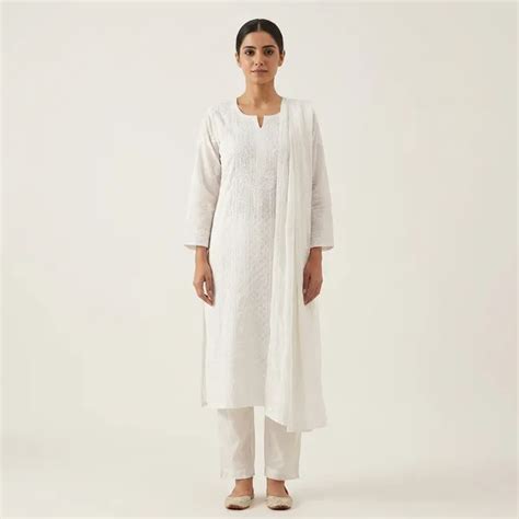 Raj Ratan Shopping Mall White Floral Printed Cotton Kurta Set For Women ...