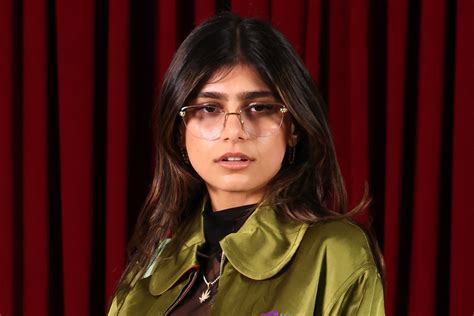 Mia Khalifa OnlyFans: The Scandal That Shook The Internet - Truth or Fiction