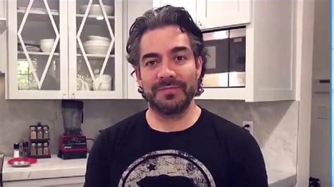 FOTO: Omar Chaparro cambia de look drásticamente