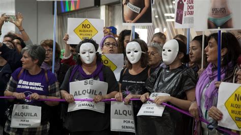 Vientres de alquiler | Opinión | EL PAÍS