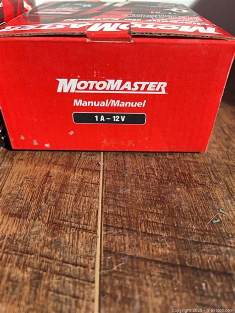 MotoMaster 12V 1A manual battery chargers, 2 | Maxsold