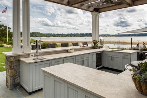 Outdoor Kitchen Countertops | Brown Jordan Outdoor Kitchens