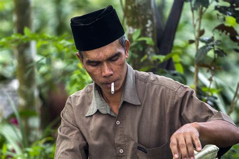 Industri Rokok, Sapi Perah bagi Pemerintah?