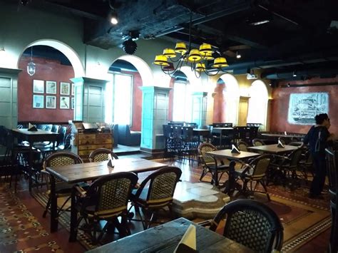 Gather Your Squad & Head To This Cafe & Bar For An Incredible Time | LBB