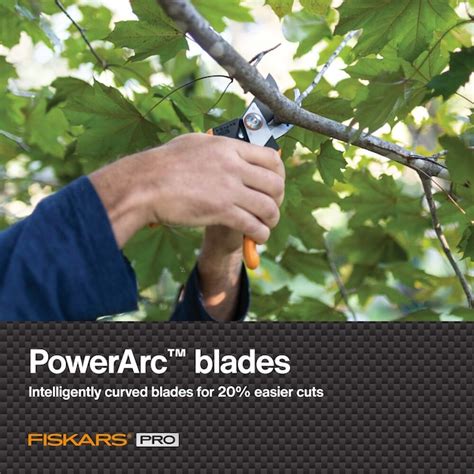 Fiskars Steel Bypass Hand Pruner with Standard Handle 1070297 at Lowes.com