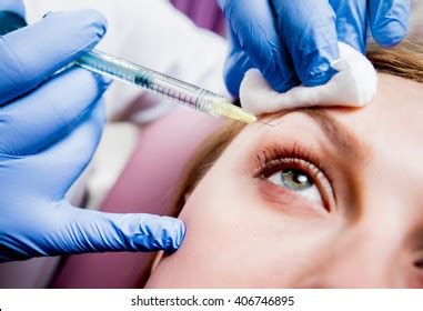 Subconjunctival Injection 的图像结果