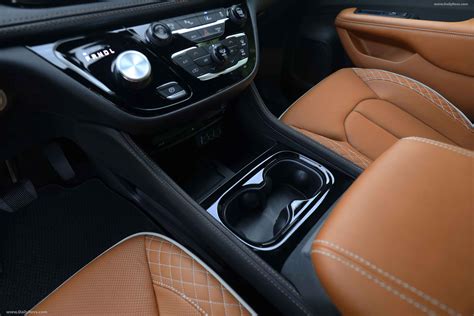 2025 Chrysler Pacifica PHEV Pinnacle - Stunning HD Photos, Videos, Specs, Features & Price ...