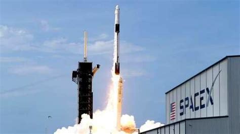 SpaceX aims to launch 'all-civilian' trip into orbit this year | Tech ...