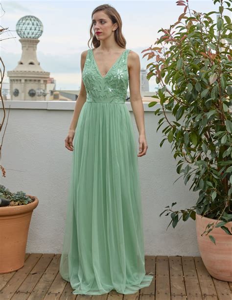 Long party dress with V-neckline : INVITADISIMA