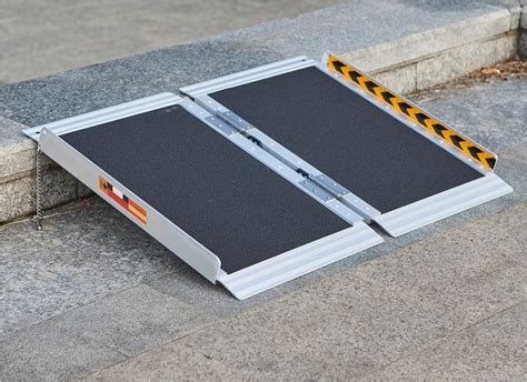 Snapklik.com : FACHNUO 2 Feet Portable Wheelchair Ramp, Non-Skid ...