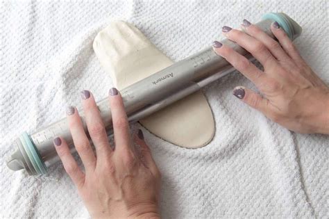 how does air dry clay work