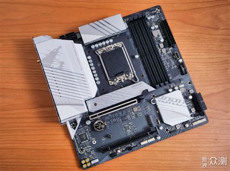 Alienware Mini PC d05s 的图像结果