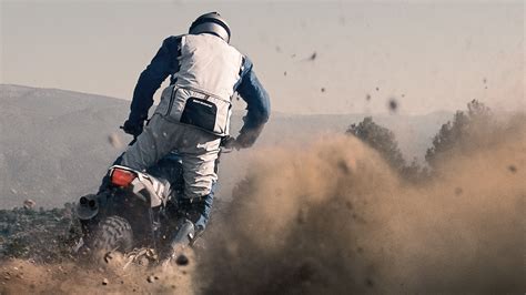 Raise the dust with the HP2 Enduro | BMW Motorrad