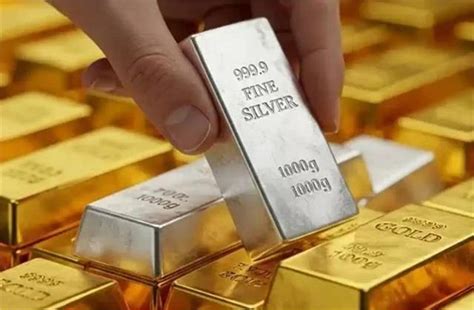 Gold-Silver crash : सर्राफा बाजार में हाहाकार, चांदी 1.30 लाख और सोना ...