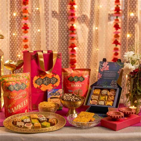 Exquisite Gourmet Gift Hampers for Diwali: Top Picks Under INR 3000 ...