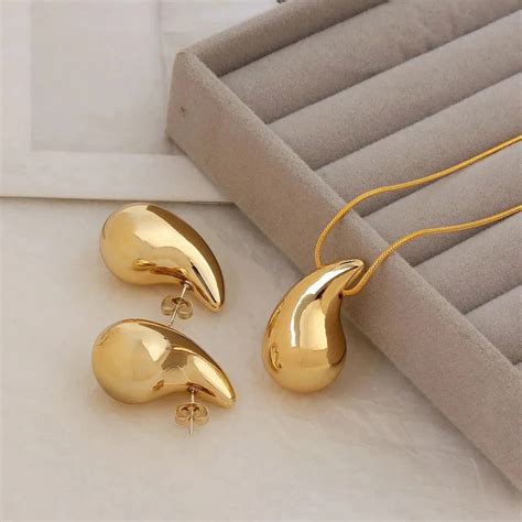 Luxe Anti-Tarnish Gold Droplet Necklace & Earring Set – modeandminimal1